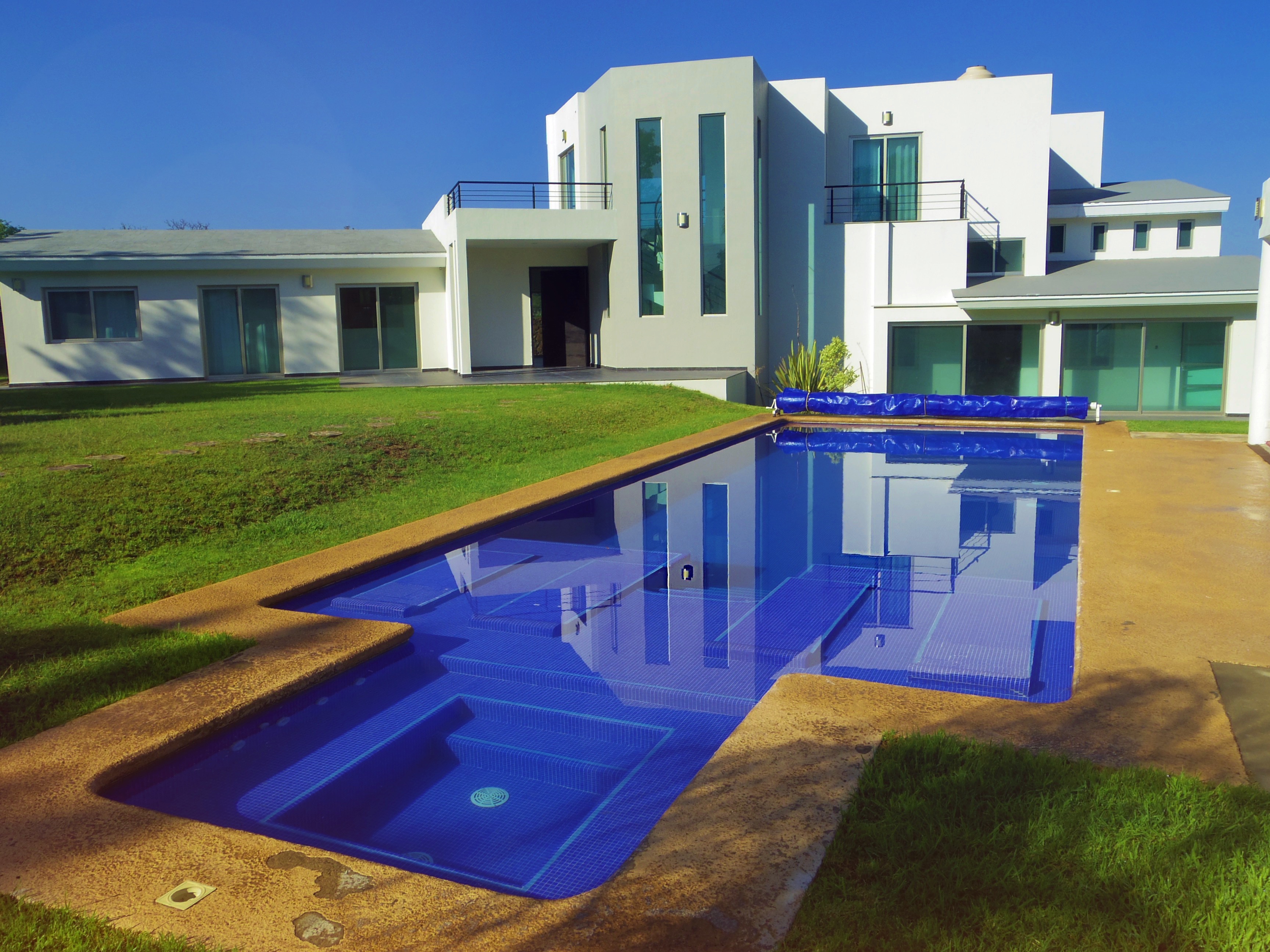 Excelente Casa con alberca en coto